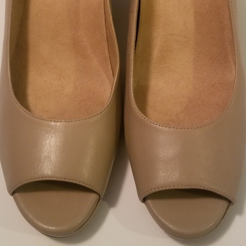 Naturalizer Peep Hole Shoes